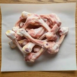 vištienos kaulai sultiniui