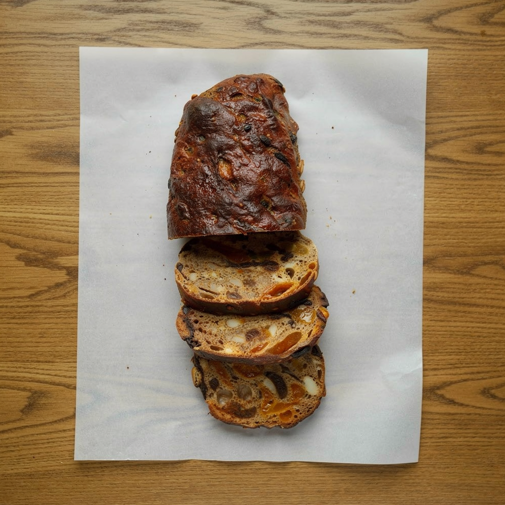 Duona su vaisias ir riešutais, ~850 g