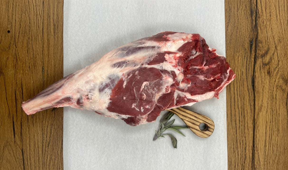 Marinuota/nemarinuota avienos koja (kumpis su kaulu ir kulninė) ~2,5kg
