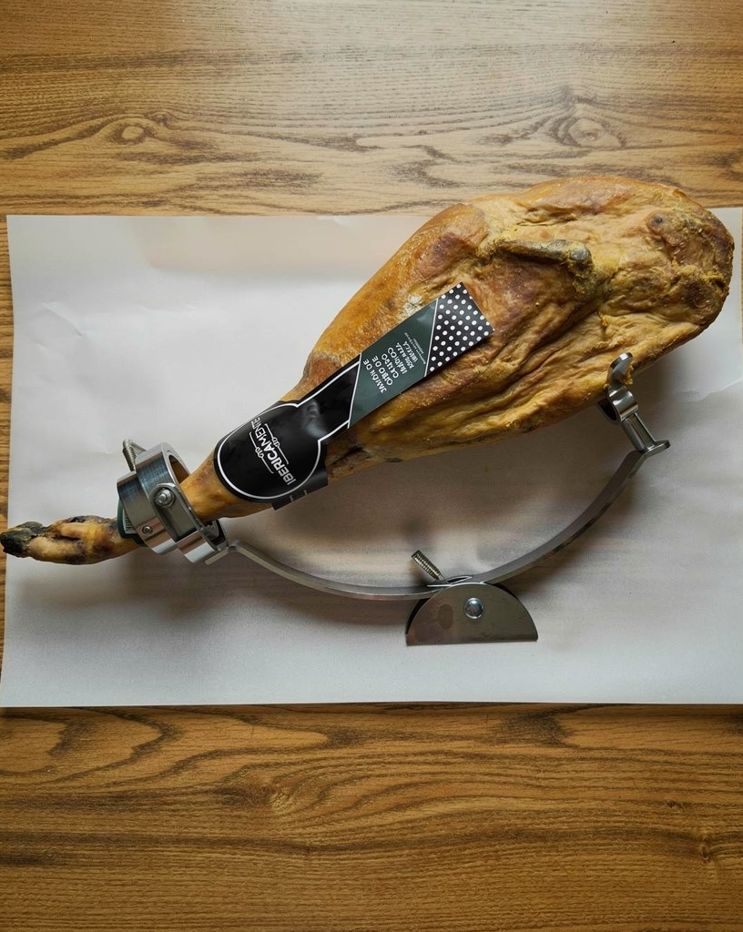 50% Iberico Jamon (kumpis su kaulu) 8,7 kg. Žalia etiketė