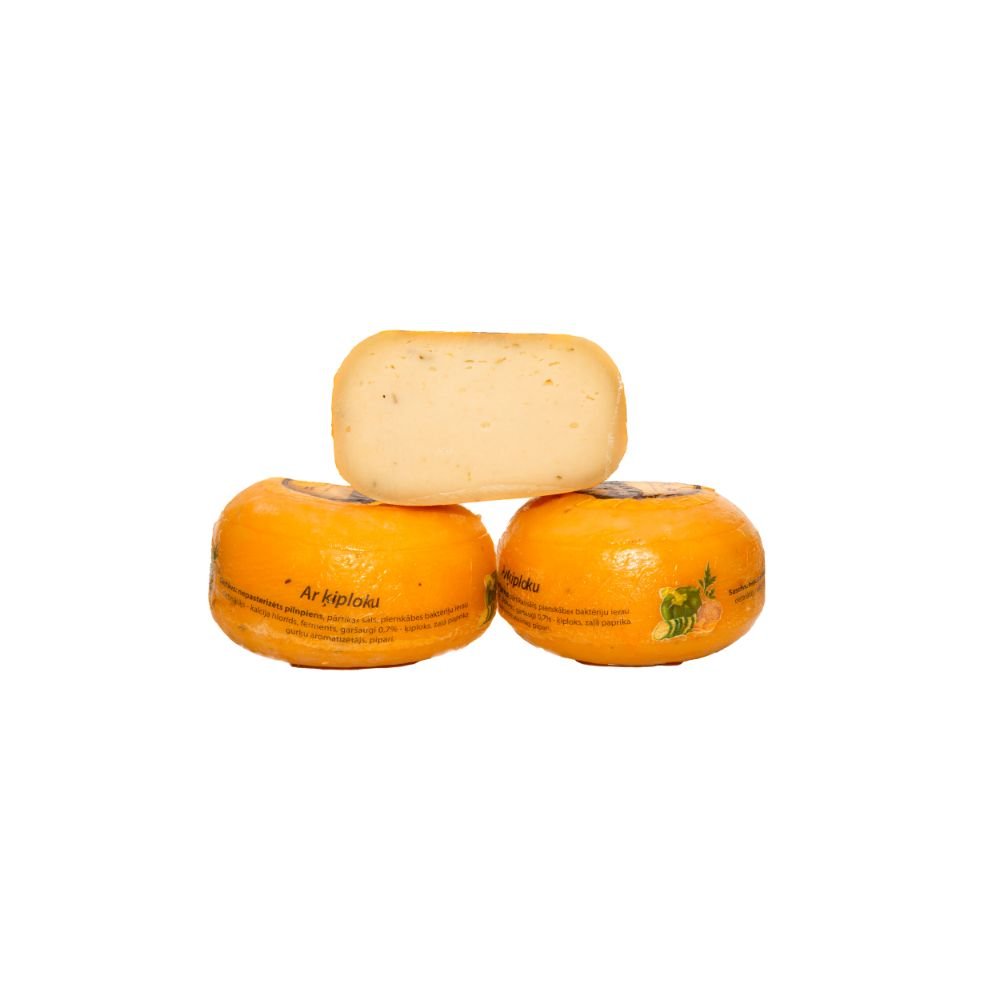 su česnaku, paprika ir agurkais