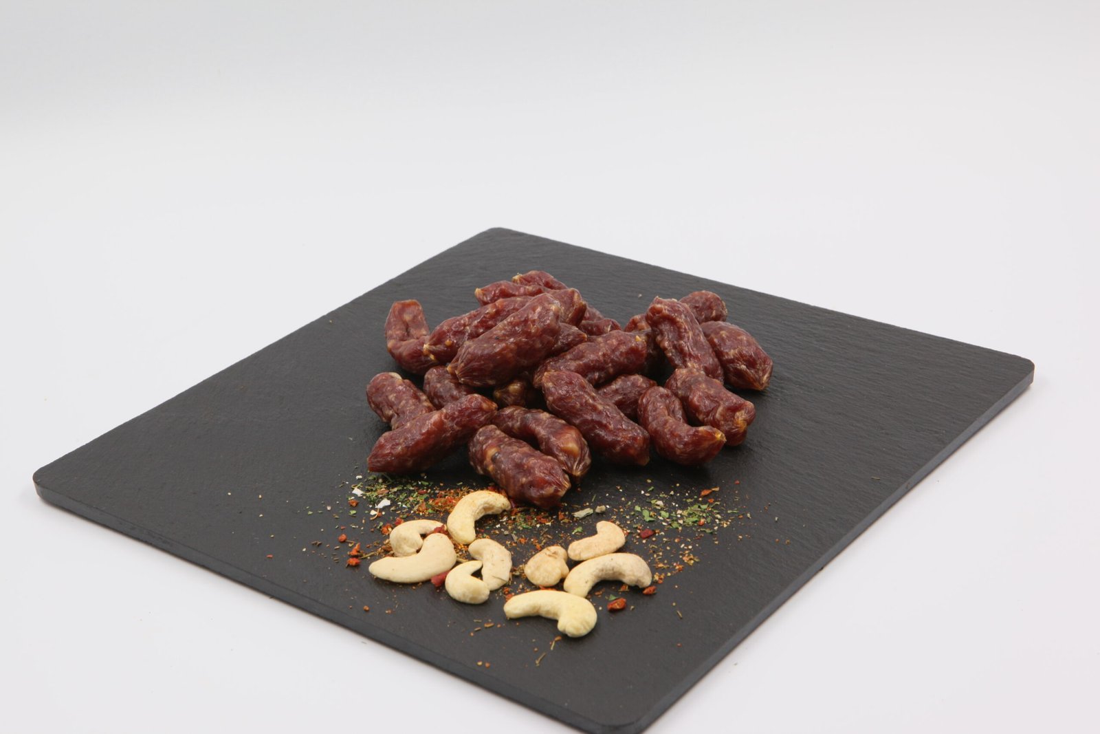 Kalakutienos dešrelės su anakardžių riešutais vytintos a.r.